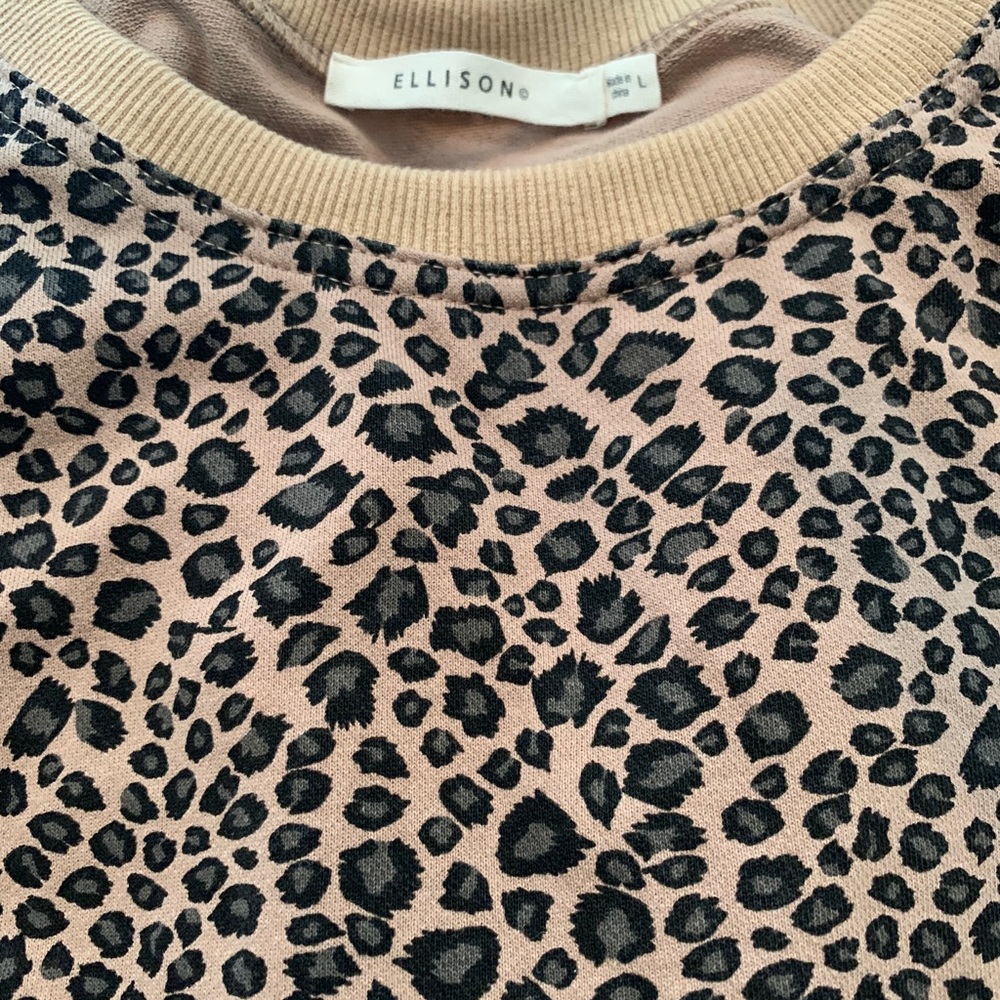 Leopard print top